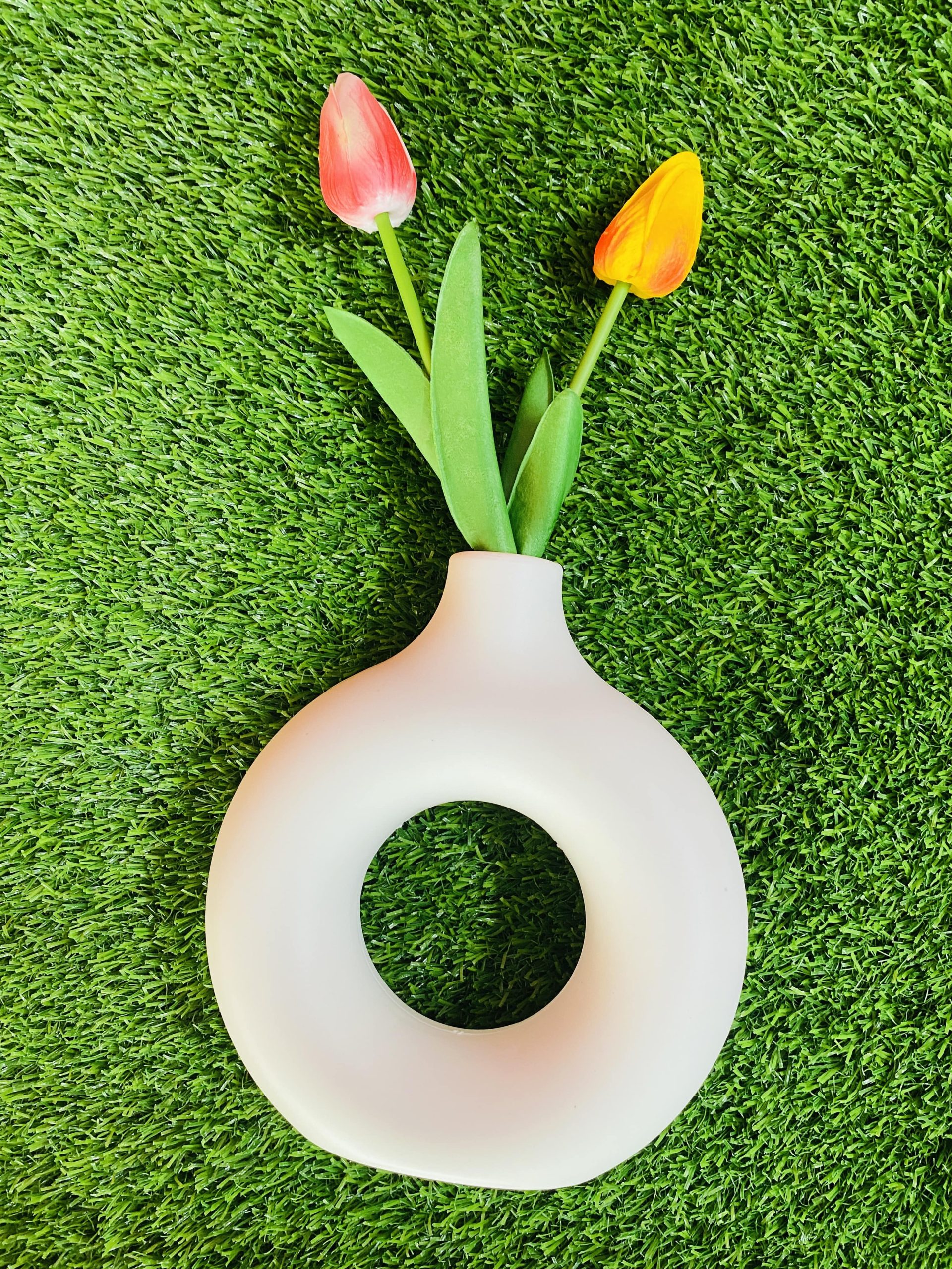 Modern Donut Flower Vase with Artificial Tulip Combo - Image 9