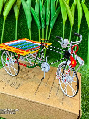 Miniature Handcrafted Van – Rickshaw Painted Showpiece